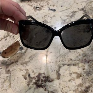 Oversized Spy honey Sunnies w/ 1 cas